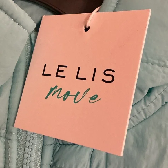 Le Lis Aqua Cropped Quilted Puffer Jacket - Picture 3 of 6